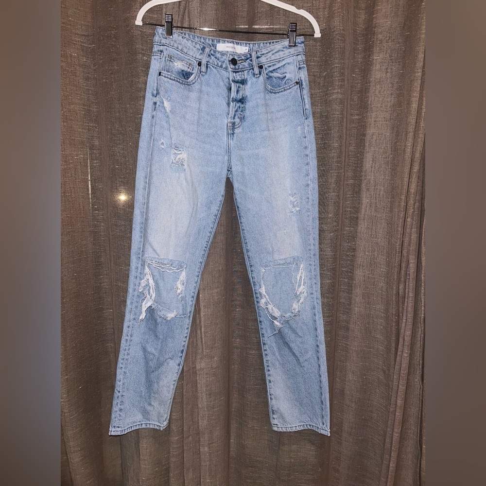 Hidden Distressed Jean